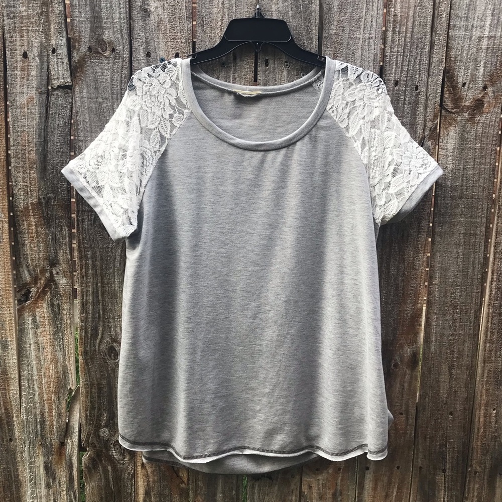 Easel Women’s Top